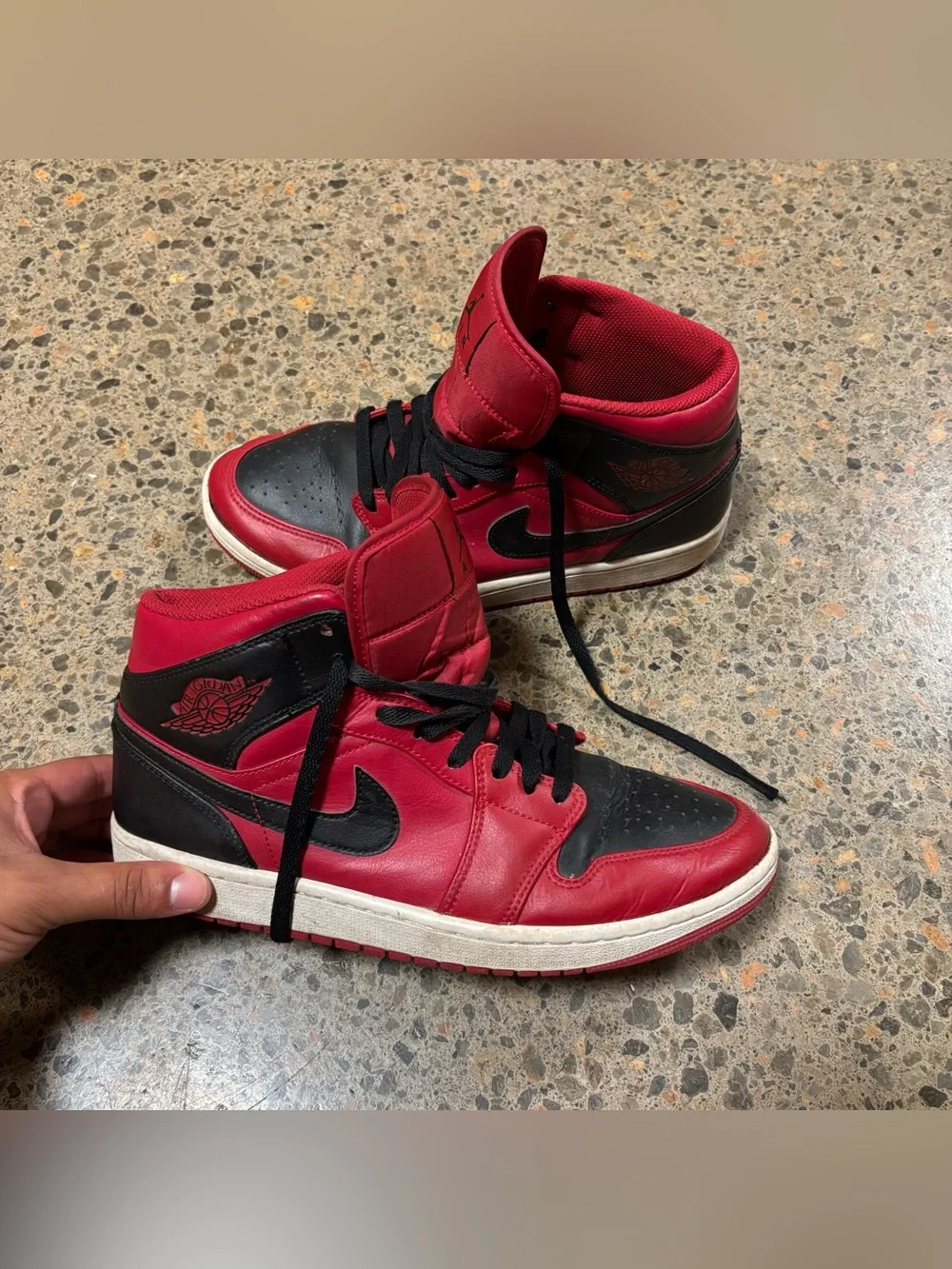 Jordan 1 Mid Reverse Bred (Men’s 9) Leather, Nike, Black, Red, White